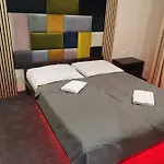 Uslugi Hotelowe A1 * 우치