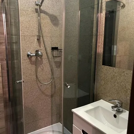 Uslugi Hotelowe A1 Homestay Lodz