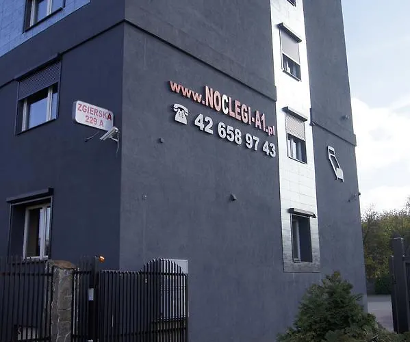 Uslugi Hotelowe A1 בית אירוח *